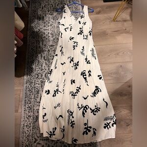 Linen black and white dress